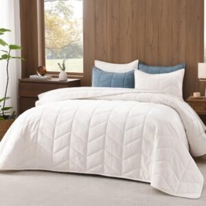 TODD GRIMES Luxurious Velvet Quilts Oversized King, 3-Piece Herringbone Matelasse Bedspread Quilt Set, Lightweight All Season Soft Coverlet Set with 2 Shams, Cream White