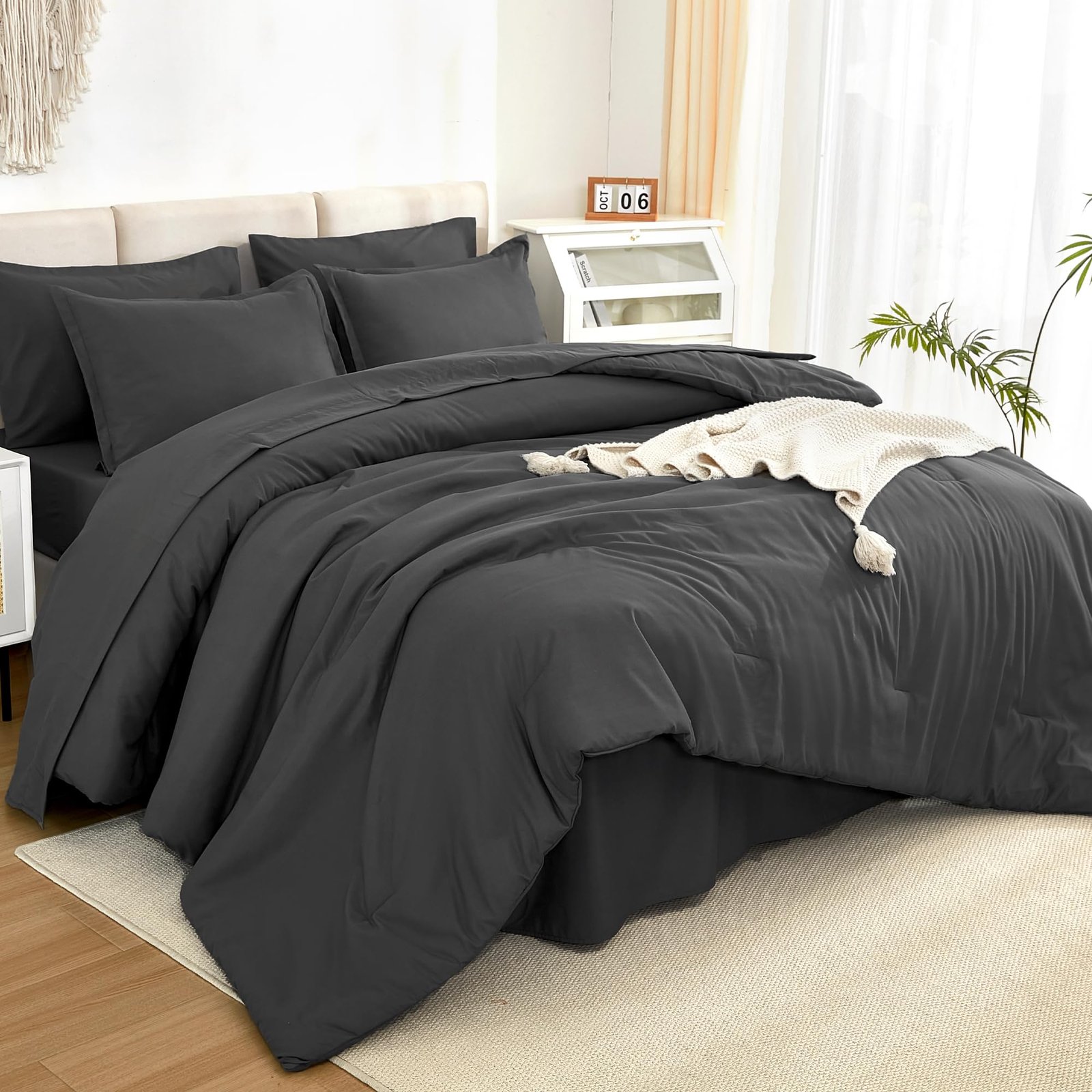 TODD GRIMES King Size Comforter Set Dark Emerald Green - 7 Pieces Bed in a Bag King Bedding Comforter Sets, Solid Lightweight Bed Set with Comforter, Sheets, Pillowcases & Shams - Image 6