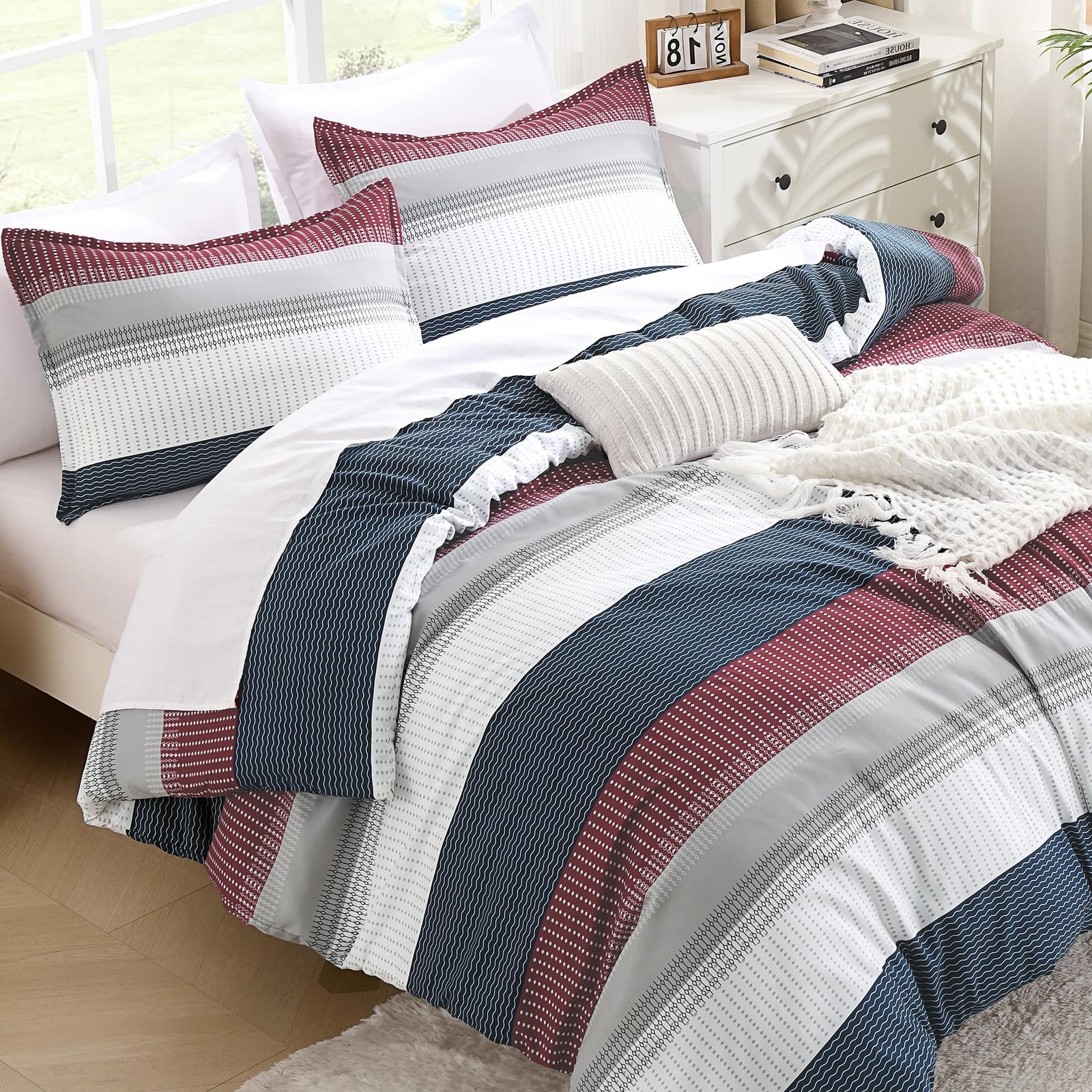 TODD GRIMES Queen Comforter Set Black White Grey - 3 Pieces Lightweight Summer Bedding Set, All Season Down Alternative Comforter (1 Comforter, 2 Pillowcases) - Image 26