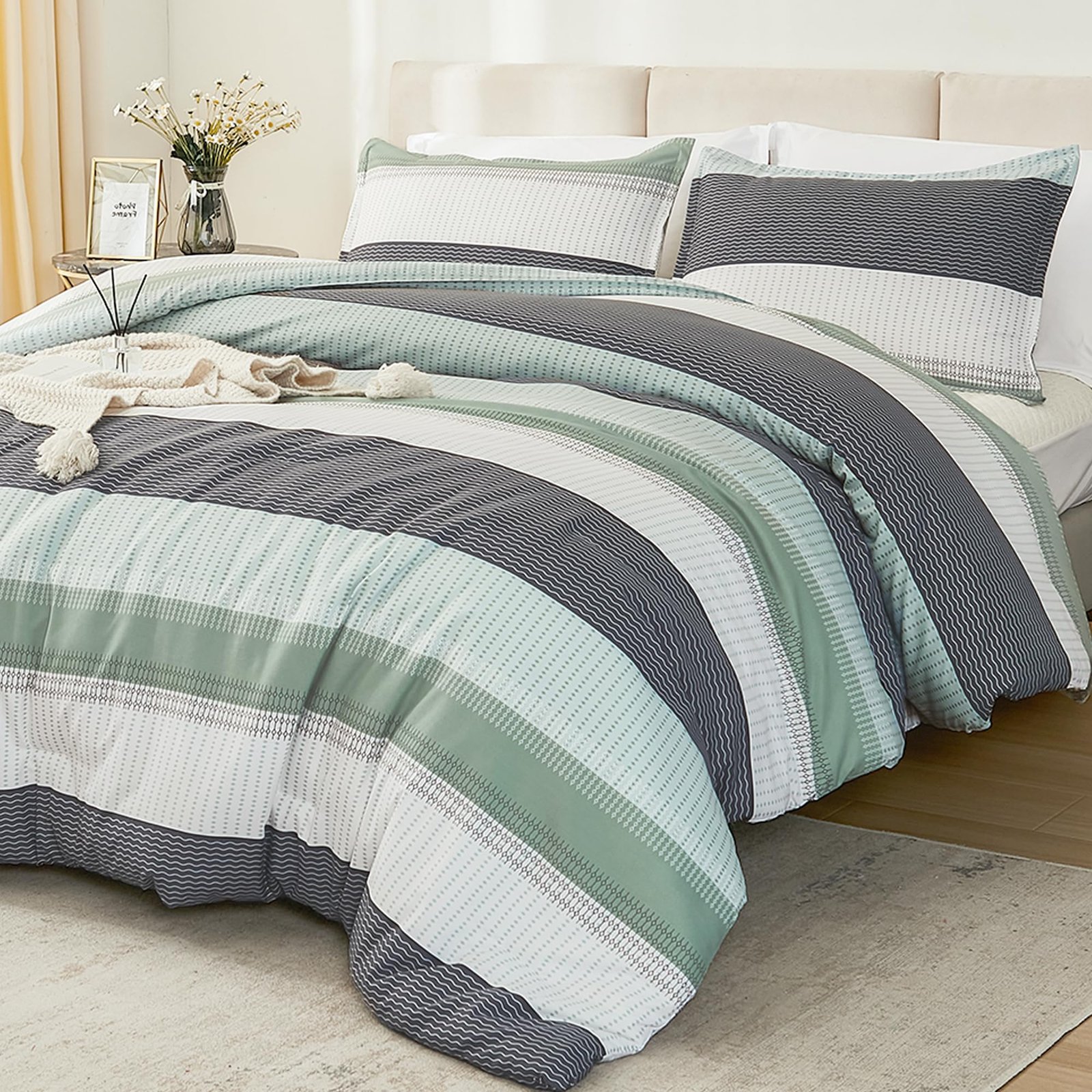 TODD GRIMES Queen Comforter Set Black White Grey - 3 Pieces Lightweight Summer Bedding Set, All Season Down Alternative Comforter (1 Comforter, 2 Pillowcases) - Image 32